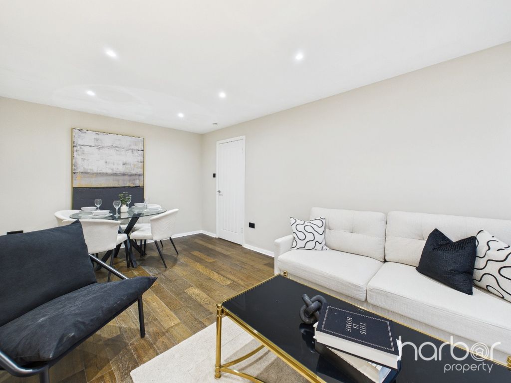 Property photo 3 of 22 4736686