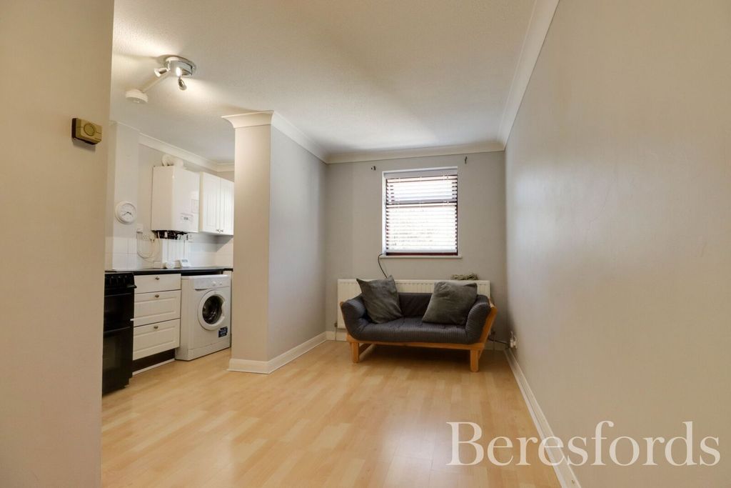 Property photo 2 of 8 Picture 2