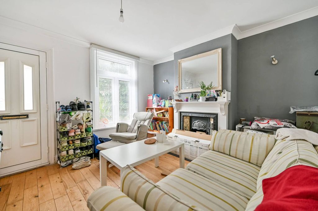 Property photo 2 of 9