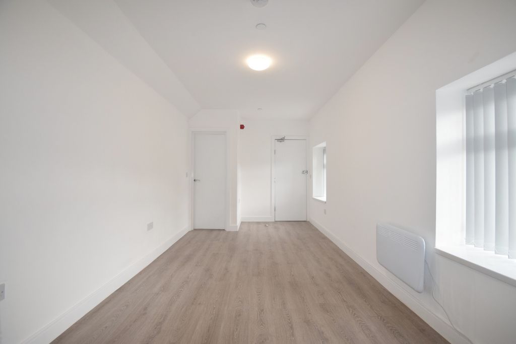 Property photo 3 of 8 Photo 3