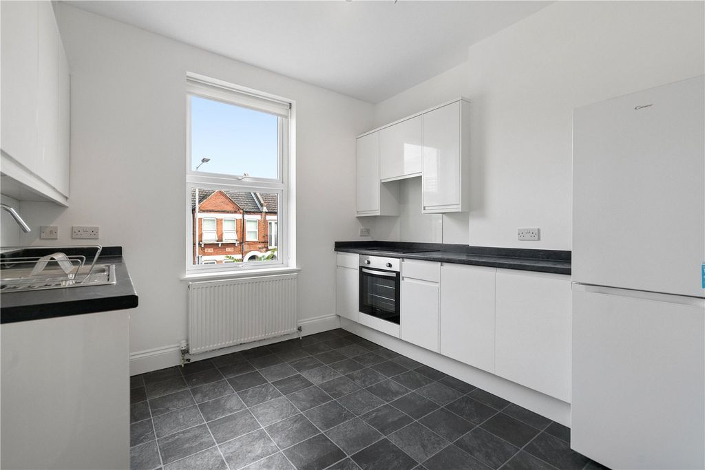 Property photo 2 of 9 Picture No. 27
