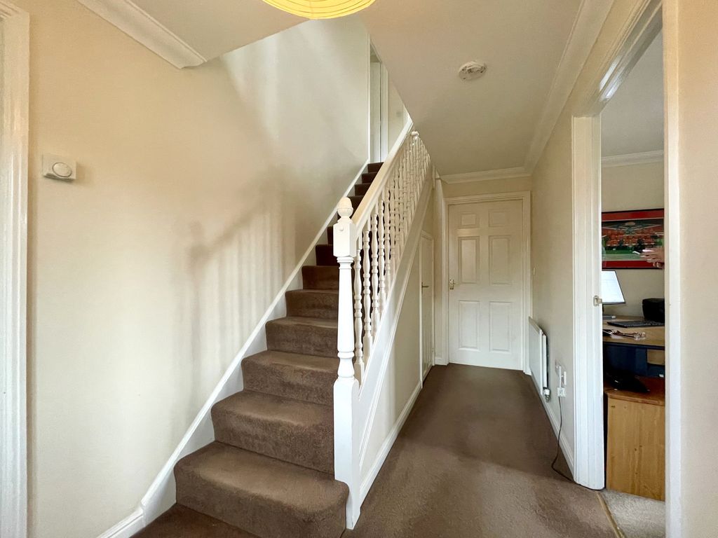 Property photo 2 of 24