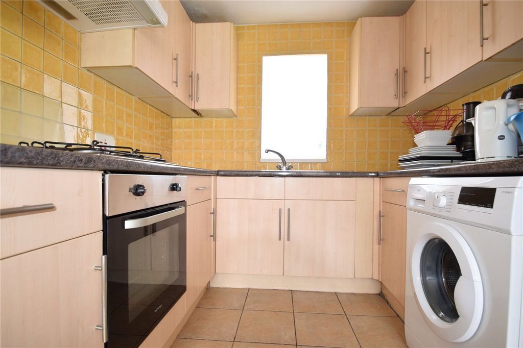 Property photo 2 of 9 Picture No. 24