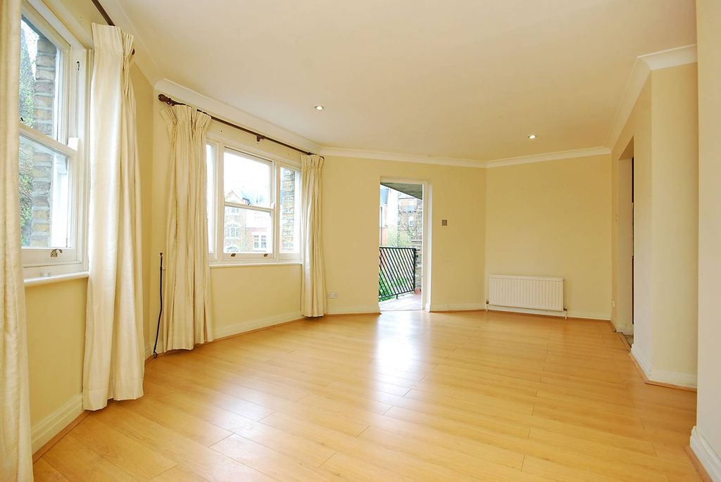 Property photo 3 of 10