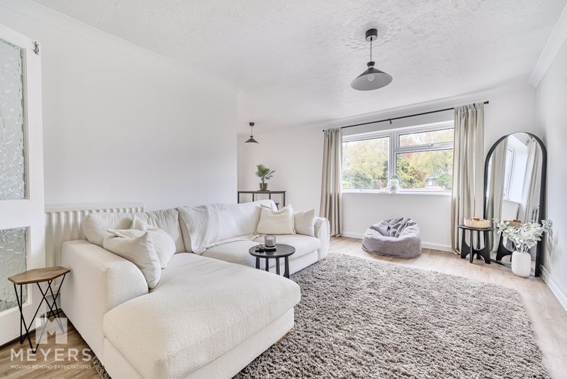 Property photo 2 of 20 Lounge