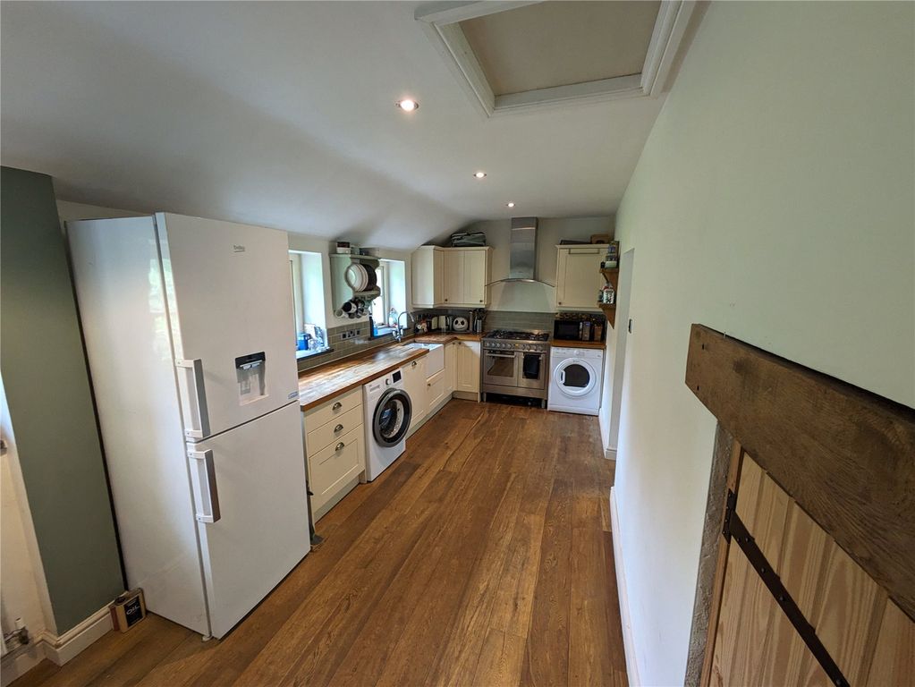 Property photo 3 of 16 Picture No. 30