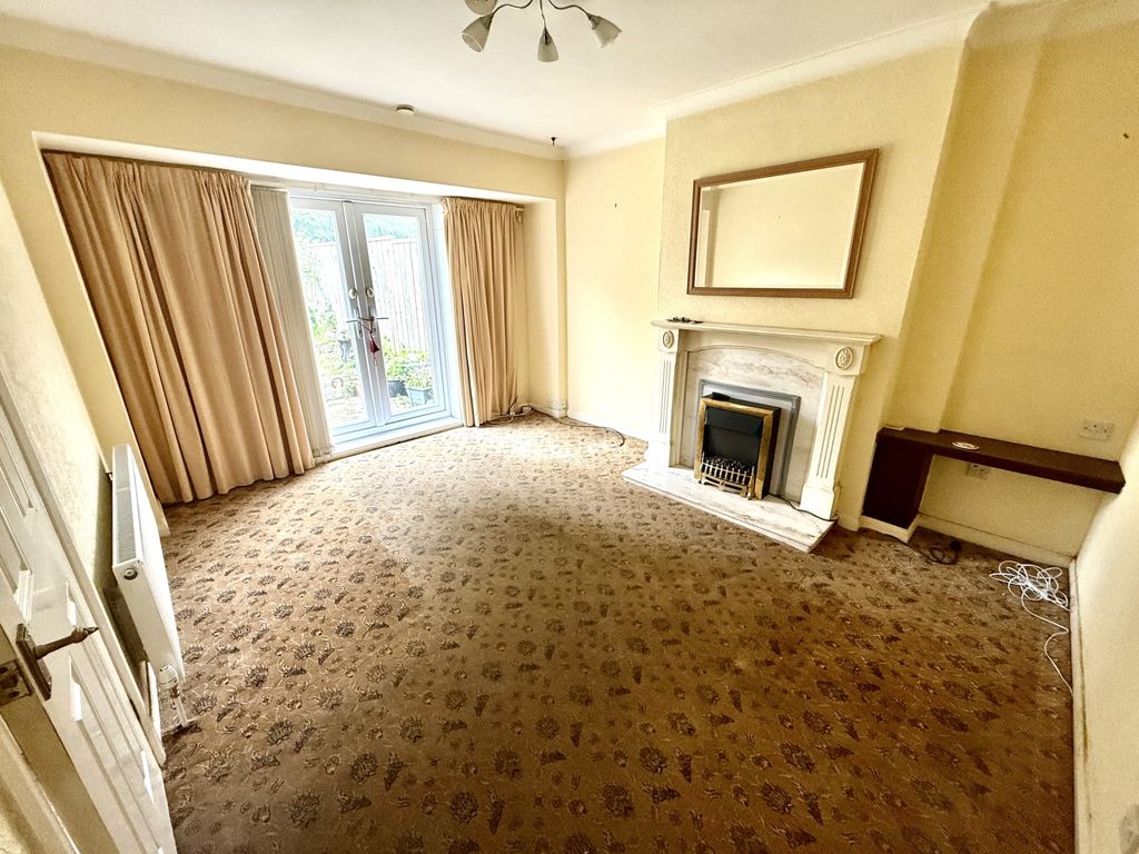 Property photo 3 of 10 Img_3495
