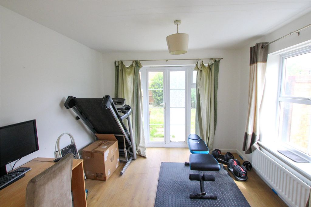 Property photo 3 of 14 Dining Room