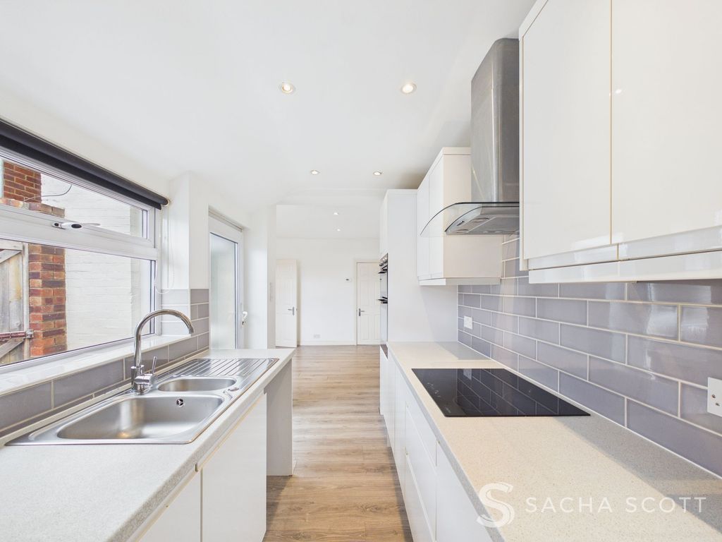 Property photo 3 of 24 Kitchen