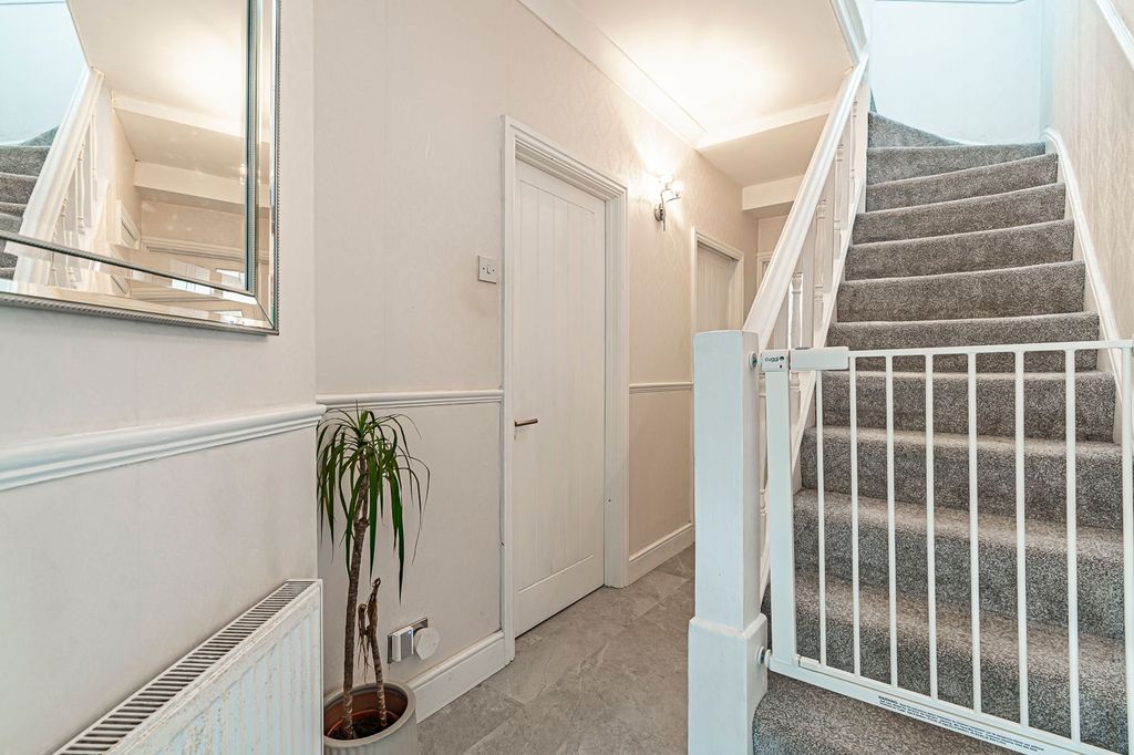 Property photo 3 of 26