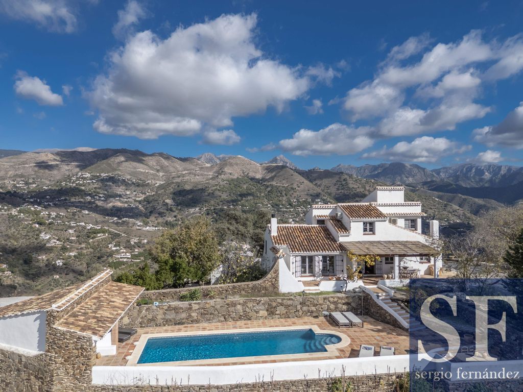 Property photo 2 of 20