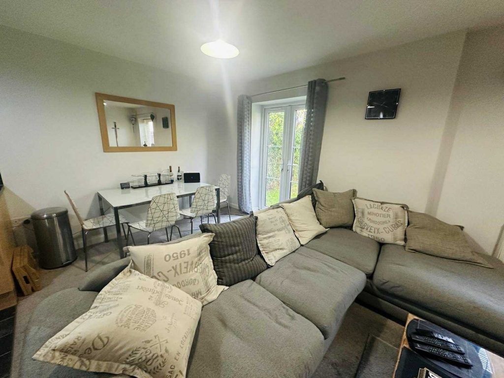 Property photo 2 of 7