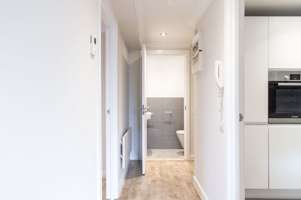 Property photo 3 of 16 Hall