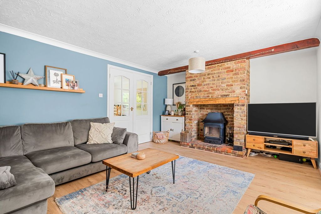 Property photo 3 of 27