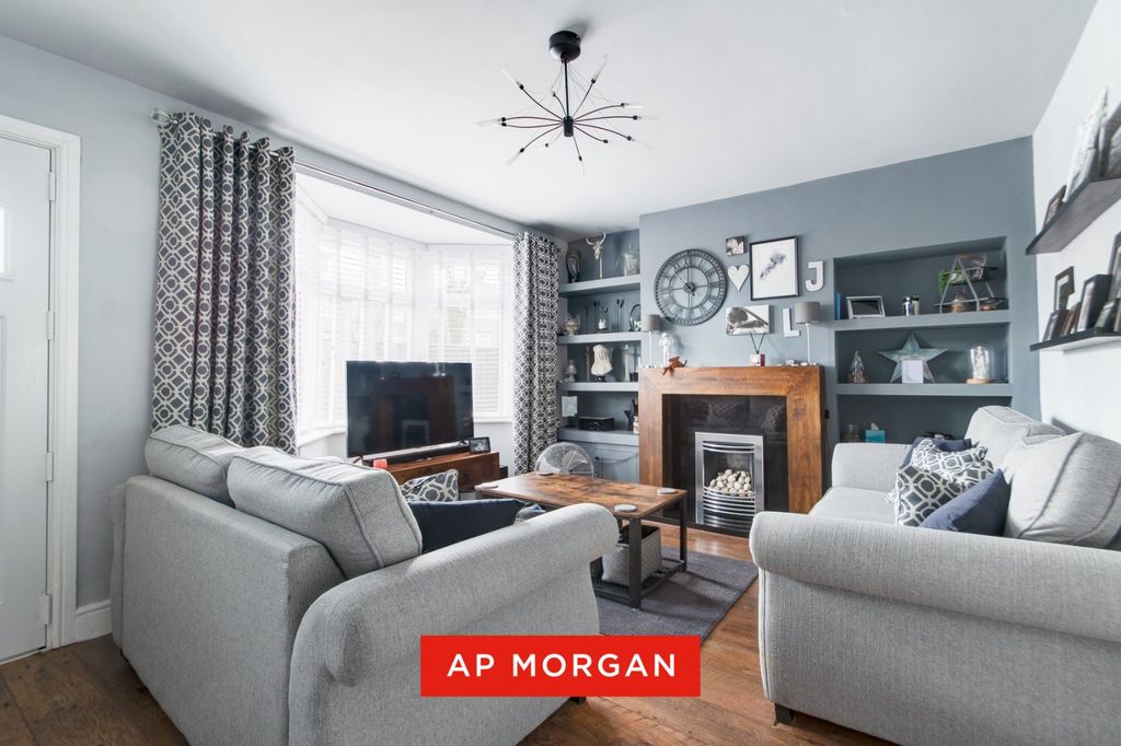 Property photo 2 of 15 Picture No. 18