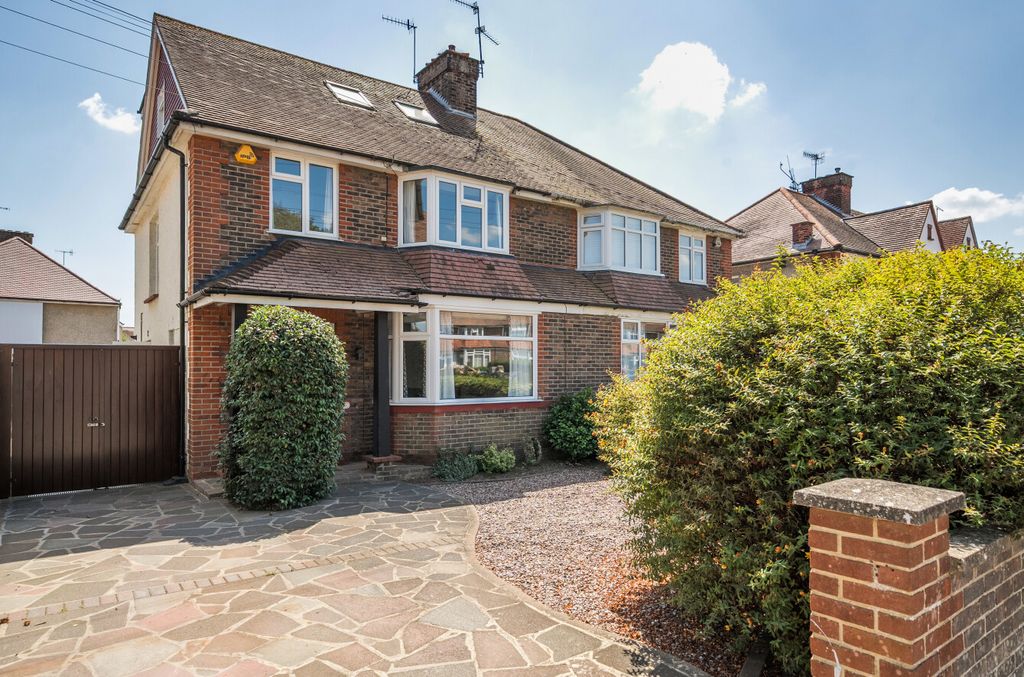 Property photo 1 of 15 1485445-24-6A563A...