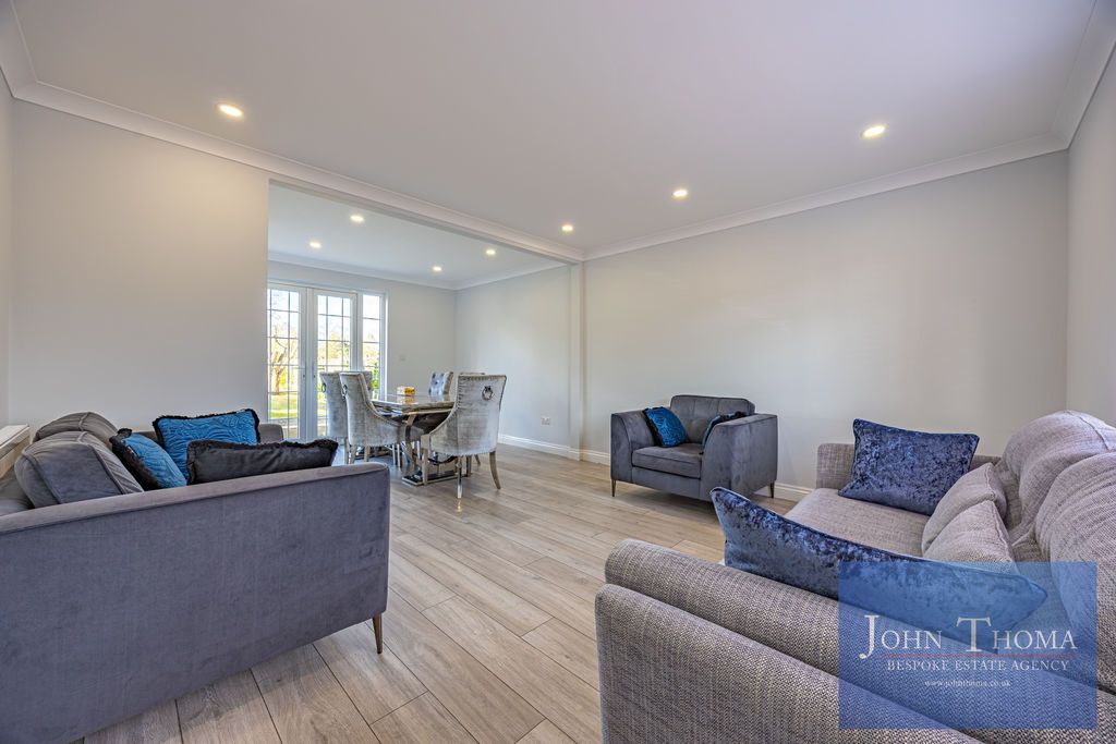 Property photo 3 of 17 Photo 3