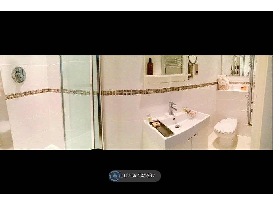 Property photo 3 of 8 Ensuite
