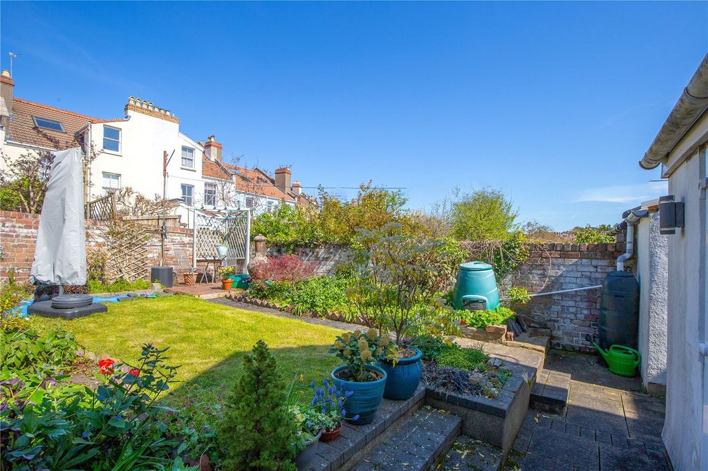 Property photo 2 of 19 Picture No. 53