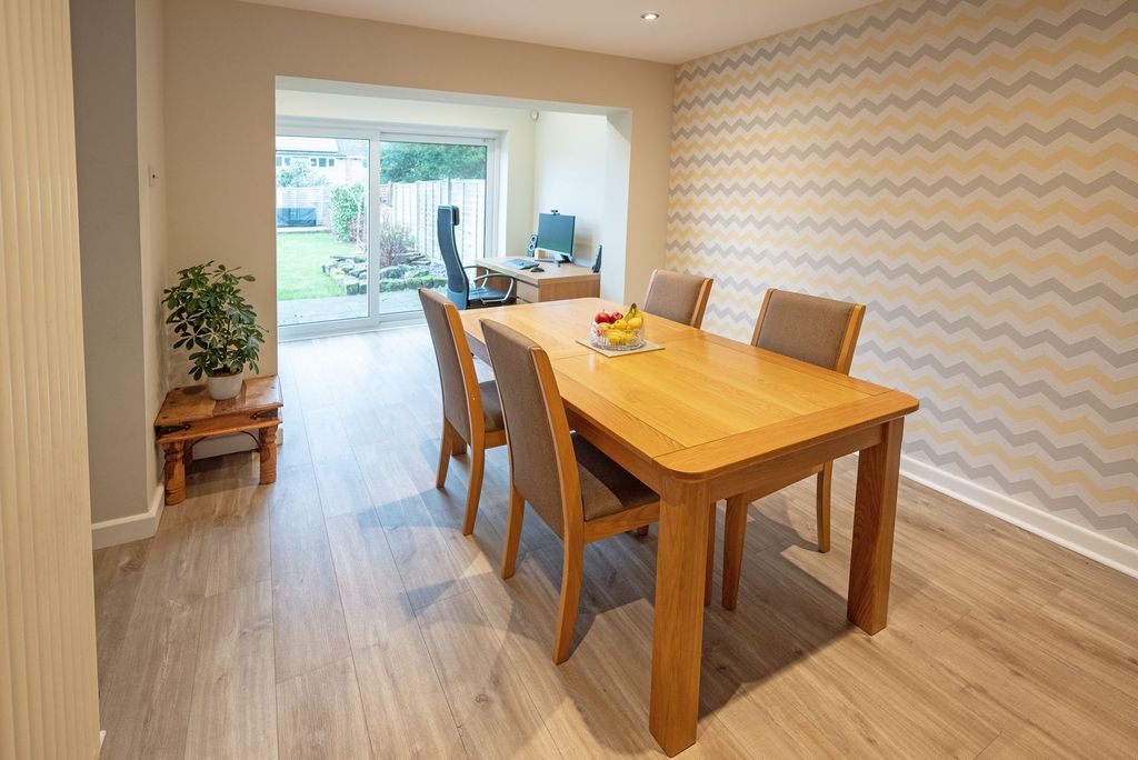 Property photo 3 of 16 Dining Room
