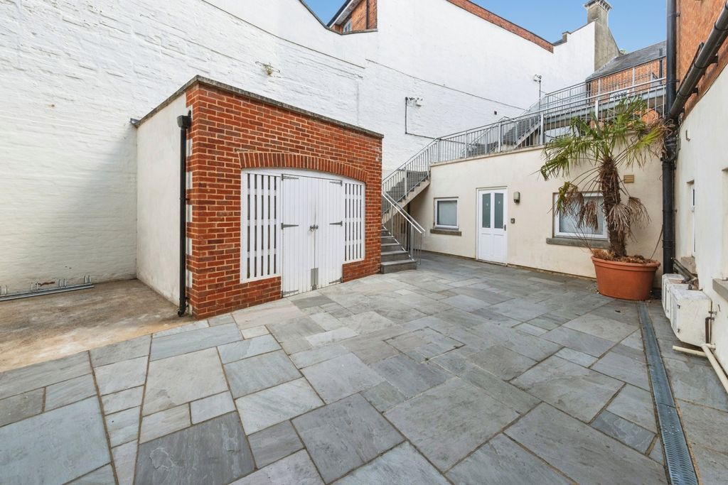 Property photo 2 of 11 Pbox-Img.Jpg