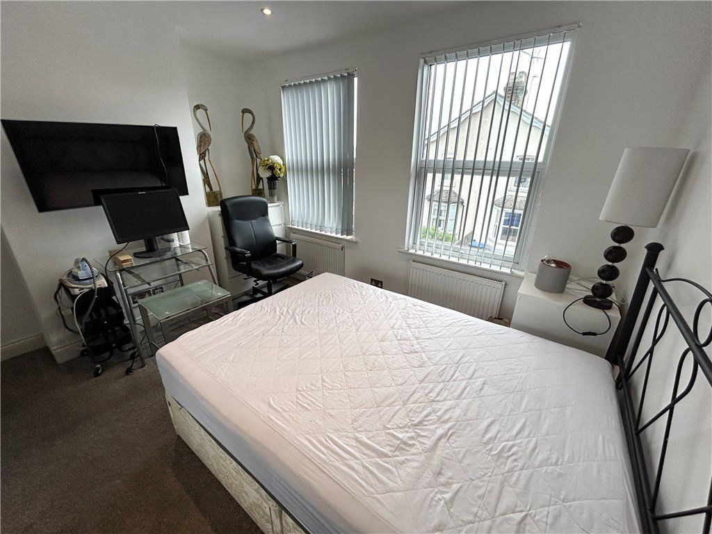 Property photo 3 of 6 Bedroom