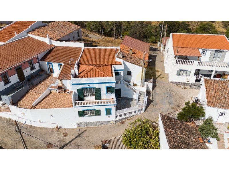 Property photo 2 of 27