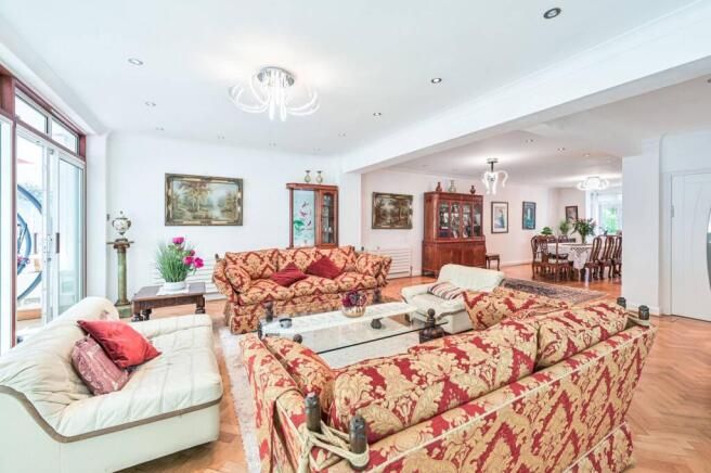 Property photo 3 of 23