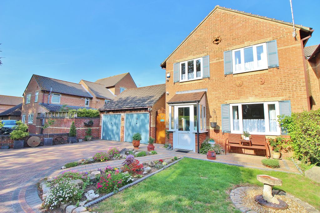 Property photo 1 of 43