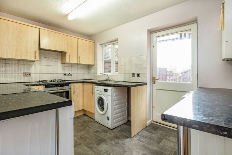 Property photo 3 of 10 Kitchen