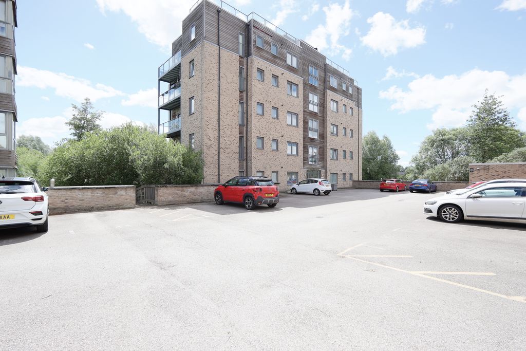 Property photo 1 of 15 17