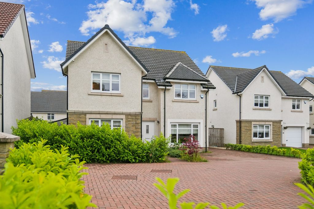 Property photo 1 of 32