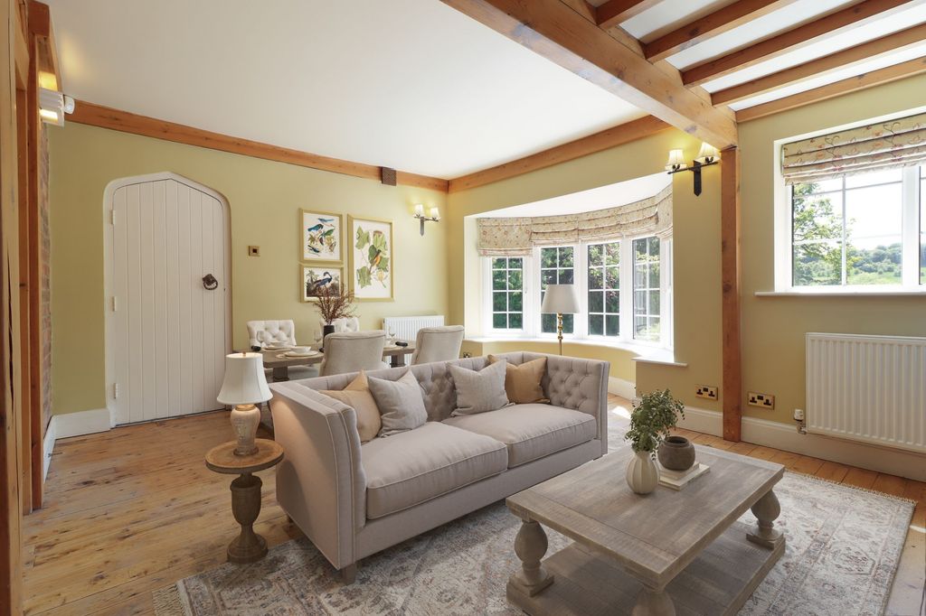 Property photo 3 of 28