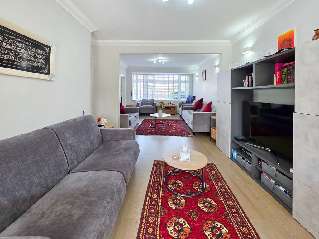 Property photo 3 of 19