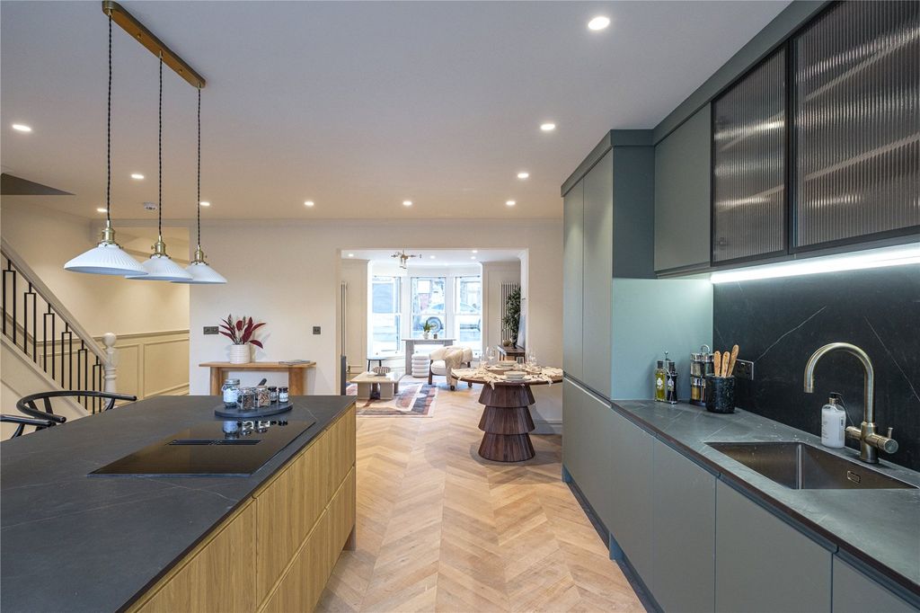 Property photo 2 of 21 Picture No. 06