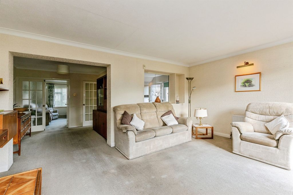 Property photo 3 of 15