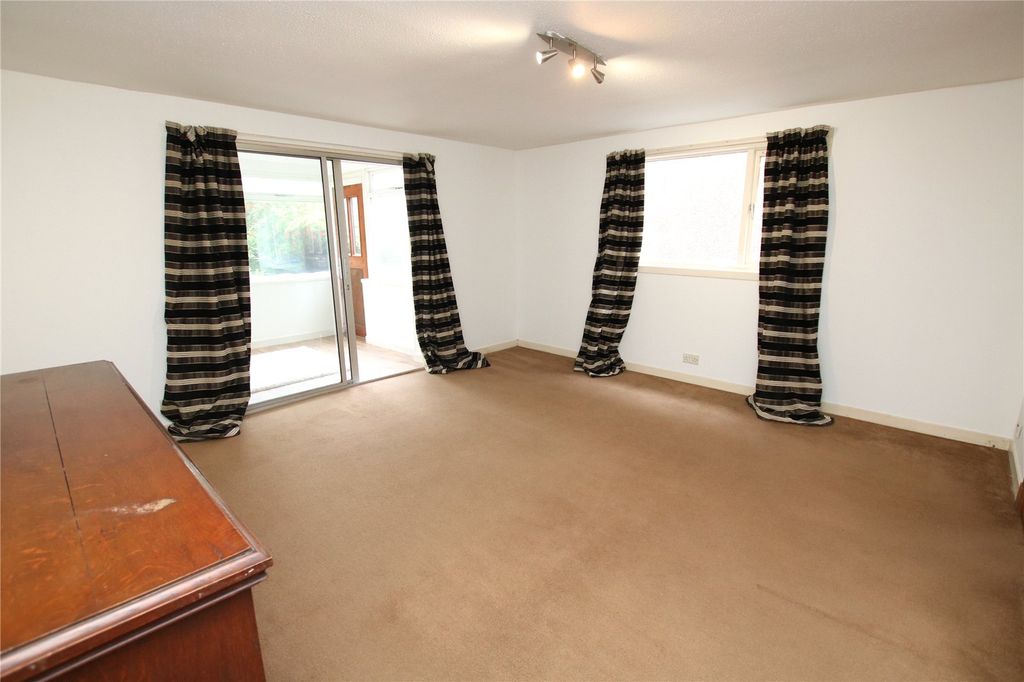 Property photo 3 of 24 Living Room