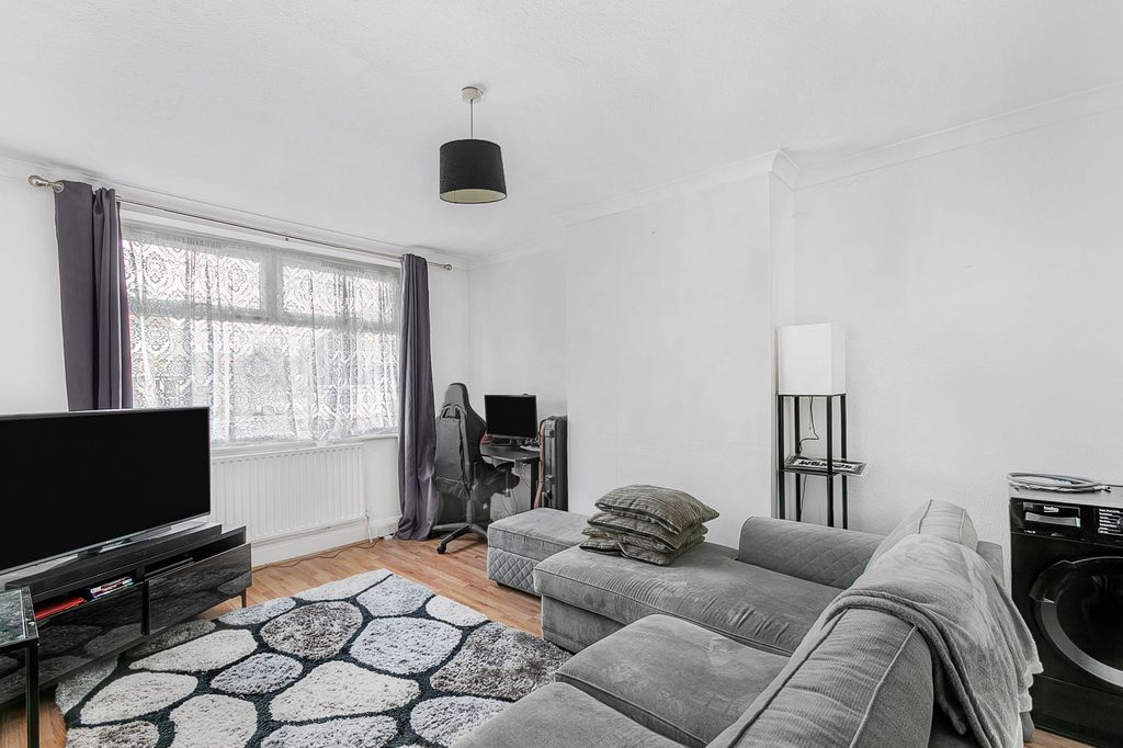 Property photo 2 of 11