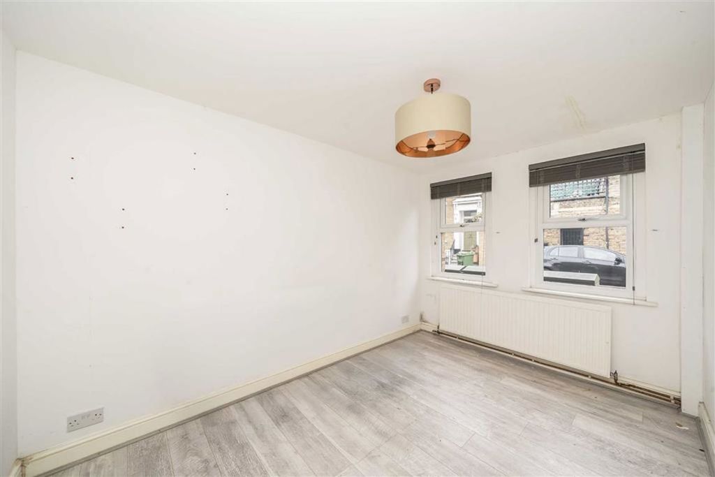 Property photo 3 of 4