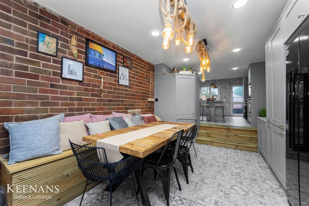 Property photo 3 of 47 3.Jpg