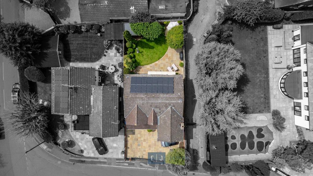 Property photo 2 of 43
