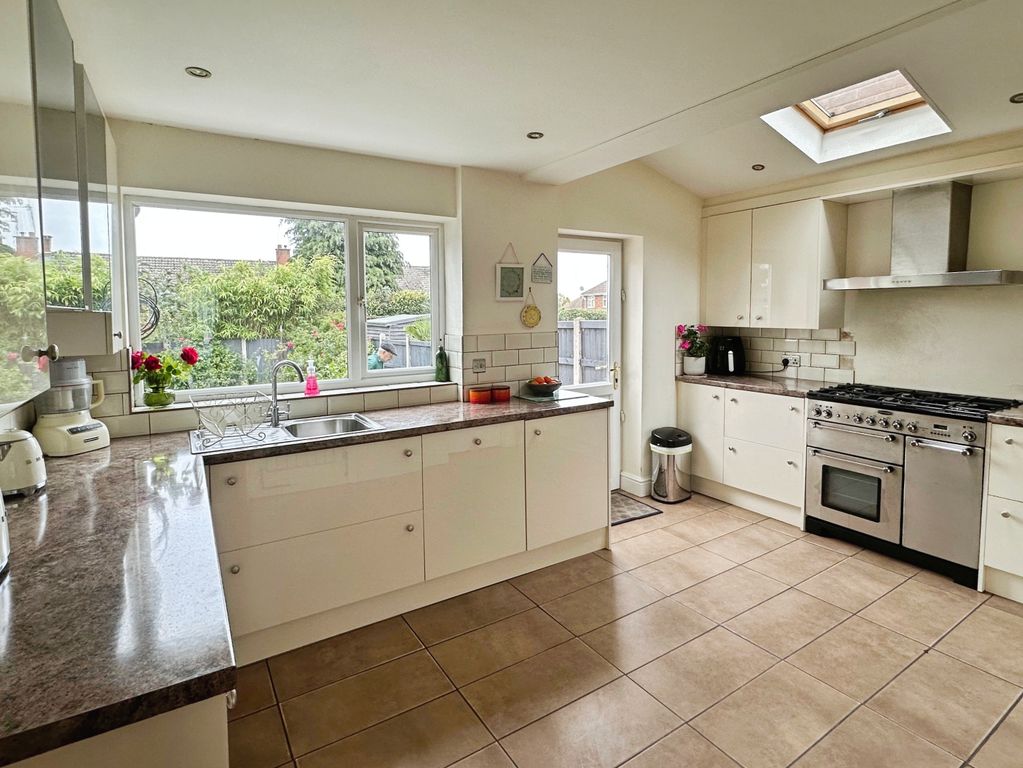Property photo 2 of 15 Kitchen