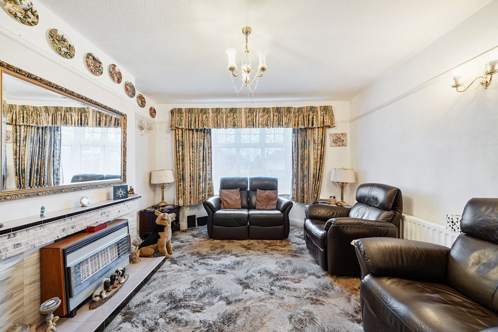 Property photo 2 of 20 1387079-15-6936ba...