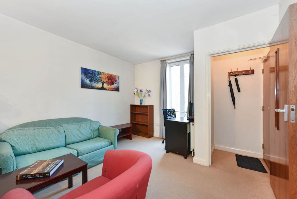 Property photo 3 of 10