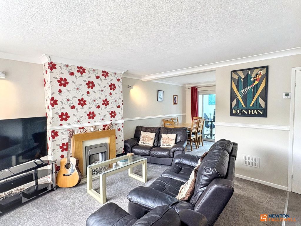 Property photo 2 of 26