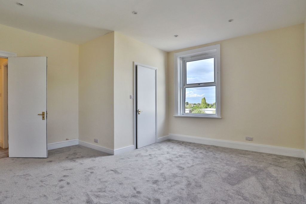 Property photo 3 of 15 Dining Room
