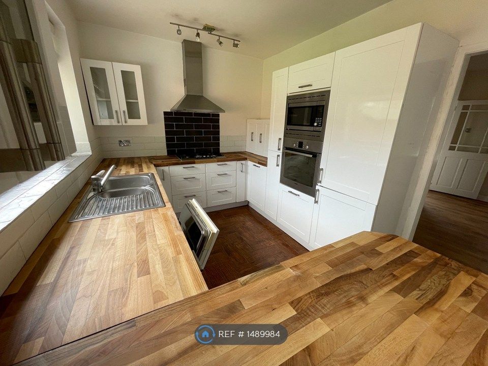 Property photo 2 of 19 Kitchen With Bosch Appliances And Dishwasher
