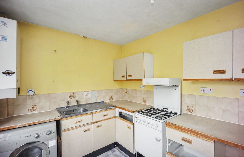 Property photo 3 of 11
