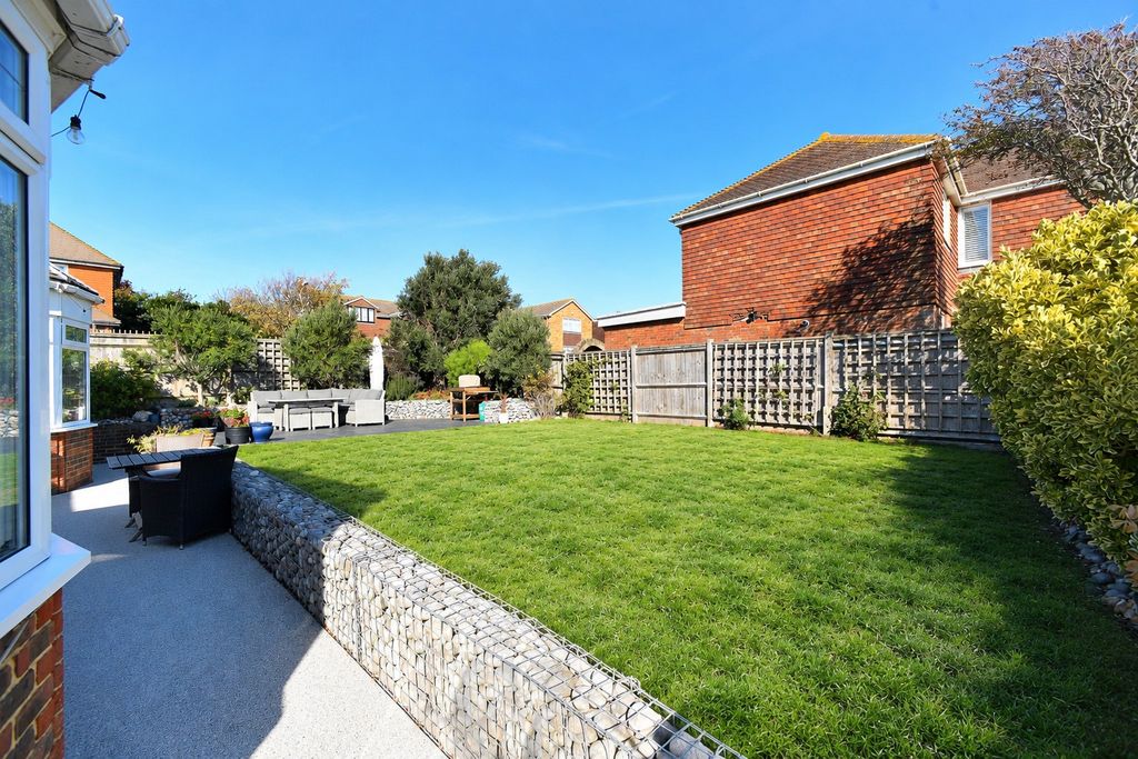 Property photo 2 of 24