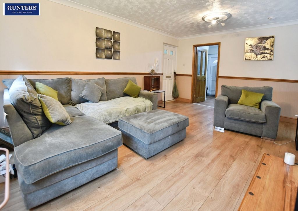 Property photo 2 of 12 Lounge
